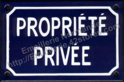 Traditional French enamel sign (10x15cm) Private property